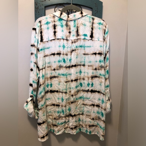 Cato women's green tie dye asymmetrical blouse sz xl - Picture 2 of 5